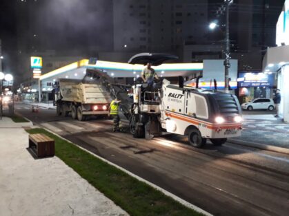 Avenida Central de Balneário Camboriú recebe pavimentação