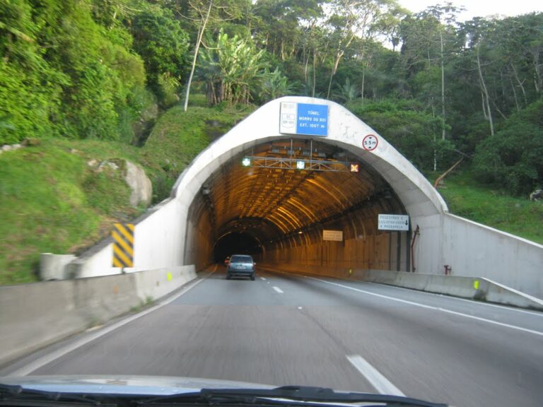 Túnel do Morro do Boi, em Balneário Camboriú, será interditado para obras na madrugada de domingo