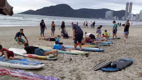 Balneário Camboriú sedia 5º Festival Nacional de Surf para Autistas