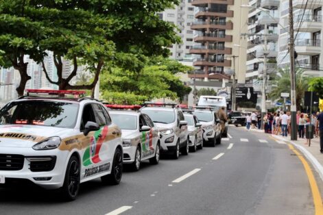 Desfile abriu a temporada de verão em Balneário Camboriú