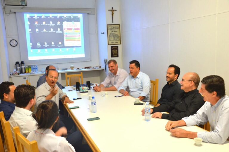 Com Ivan Naatz, senador Jorginho  conhece o projeto da Central de Transplantes do Hospital Santa Isabel