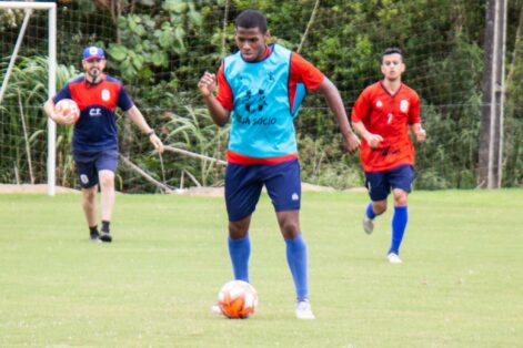 Marcílio Dias oficializa contratação de Juan Palacios