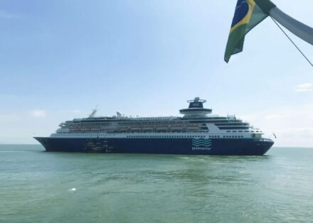 Navio de cruzeiro Sovereign fez mais uma escala em Balneário Camboriú