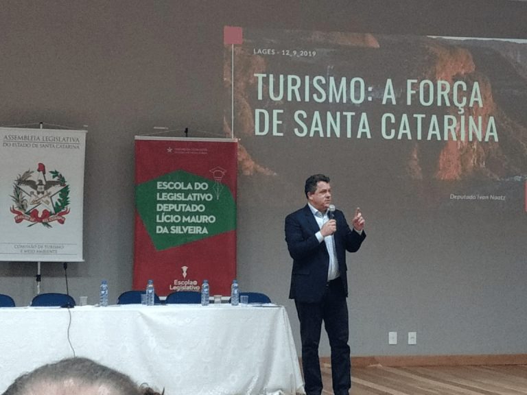 Deputado Naatz fala sobre o Turismo catarinense em evento nacional em Sergipe