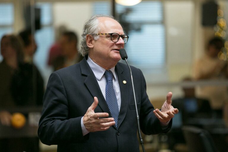 Proposta do Dr. Vicente vira Lei: Sites oficiais deverão divulgar direitos da pessoa com deficiência