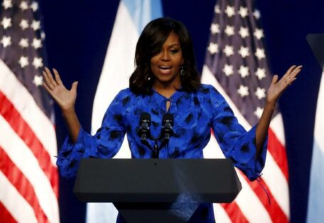 Michelle Obama poderá palestrar no Centro de Eventos em Balneário Camboriú. Leia a Coluna Turismo & Negócios