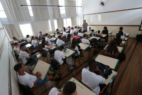 Governo de Santa Catarina inicia chamada de professores temporários para rede estadual de ensino