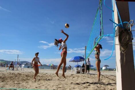 Balneário Camboriú sedia abertura do Circuito Feminino de Vôlei de Praia