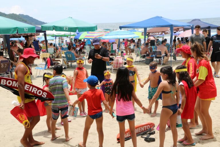 Projeto Praia Limpa terá exposição sobre animais marinhos na orla de Balneário Camboriú