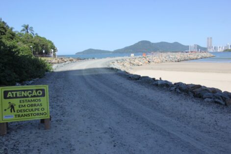 Obras do Molhe no Pontal Norte estão em fase de concretagem e urbanização