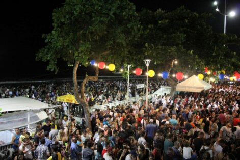 Blocos e shows agitam o Carnaval de Balneário Camboriú