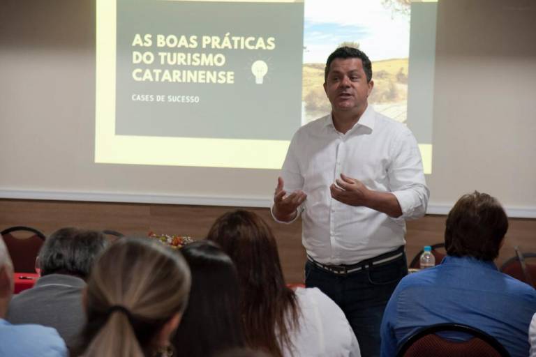Deputado Naatz destaca potencial do turismo catarinense em Sergipe