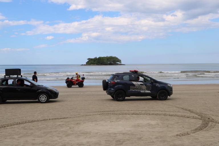 Decreto de emergência interdita as praias de Balneário Camboriú