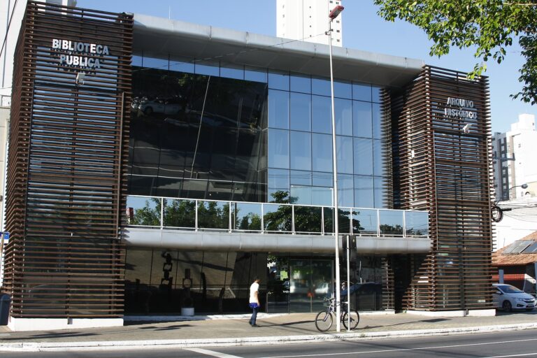 Biblioteca Municipal de Balneário Camboriú reabre na segunda-feira para devolução de livros