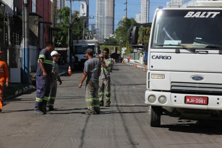 Prefeitura de realiza sanitização na Rua Biguaçu