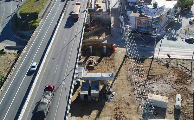 Começa a instalação das vigas na obra da Ponte da Marginal Leste