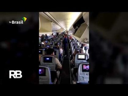 Aviões transportam doses de vacinas contra o coronavírus