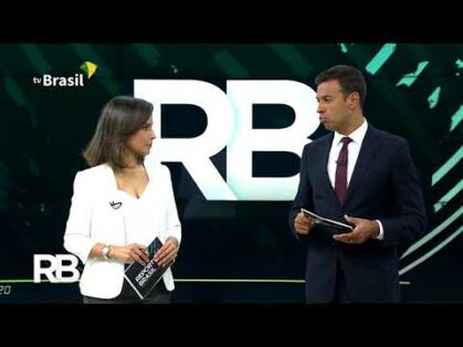 Bolsonaro fala sobre novo auxílio e situação da economia no país