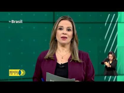 TV Brasil transmite entrega de títulos de terra a pequenos produtores