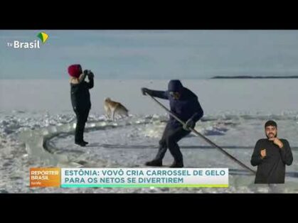 Avô na Estônia constrói carrossel de gelo para os netos