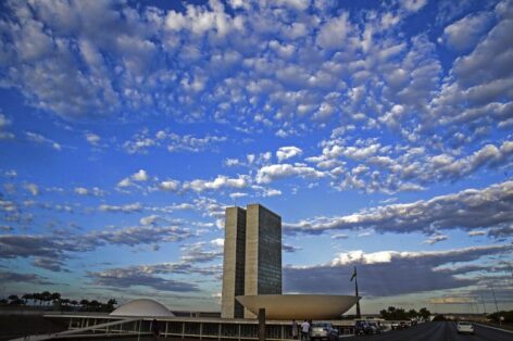 Senado: divergências podem tirar PEC emergencial da pauta de amanhã