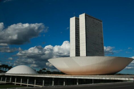 Câmara aprova admissibilidade de PEC sobre imunidade parlamentar