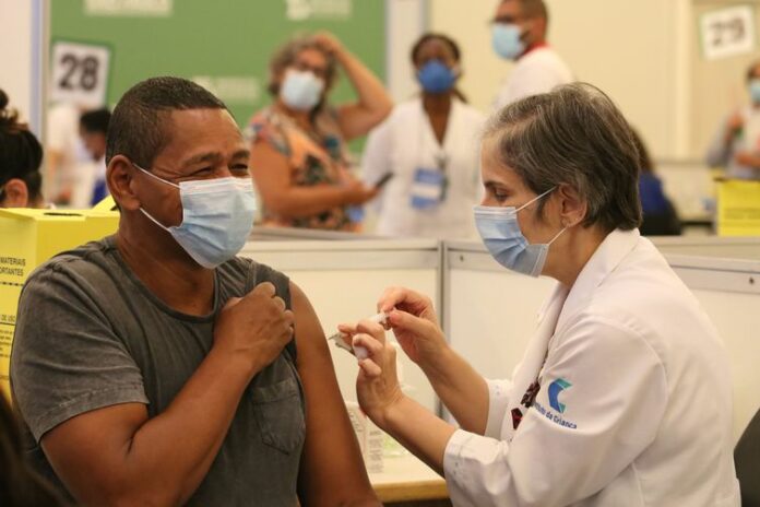 sao-paulo-antecipa-inicio-da-vacinacao-para-maiores-de-80-anos