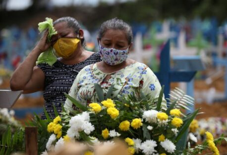 Brasil tem recorde de mortes por covid-19 pelo terceiro dia seguido