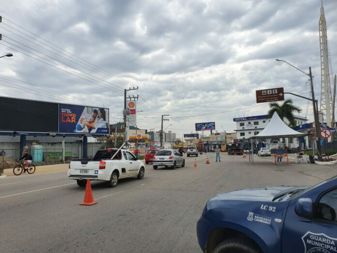 lockdown:-balneario-camboriu-tera-barreira-sanitaria-e-fiscalizacao-na-faixa-de-areia-da-praia-central