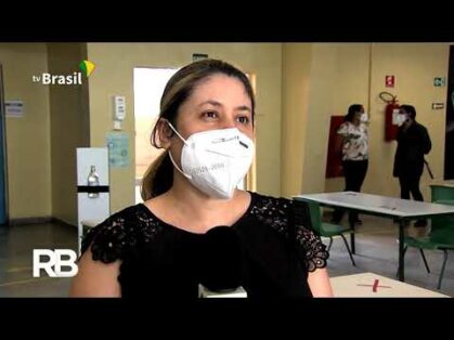 Mães auxiliam em medidas sanitárias nas escolas de São Paulo