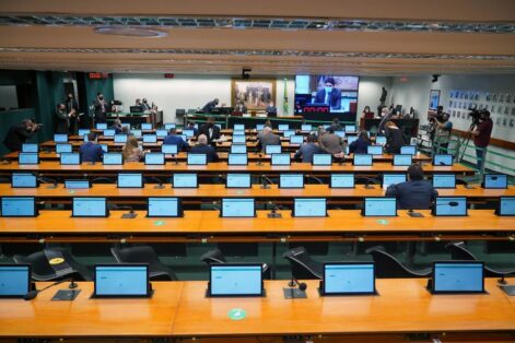 Conselho de Ética notifica deputados Daniel Silveira e Flordelis