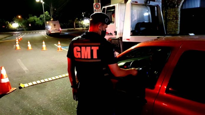 gmt-aborda-14-condutores-embriagados-e-registra-15-acidentes-com-vitimas-no-ultimo-fim-de-semana-–-prefeitura-de-blumenau