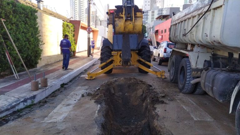 Secretaria de Obras prepara vias para  receber asfalto no Nova Esperança e Estaleiro