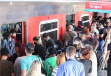 sao-paulo:-falha-em-trens-da-linha-9-prejudica-milhares-de-passageiros