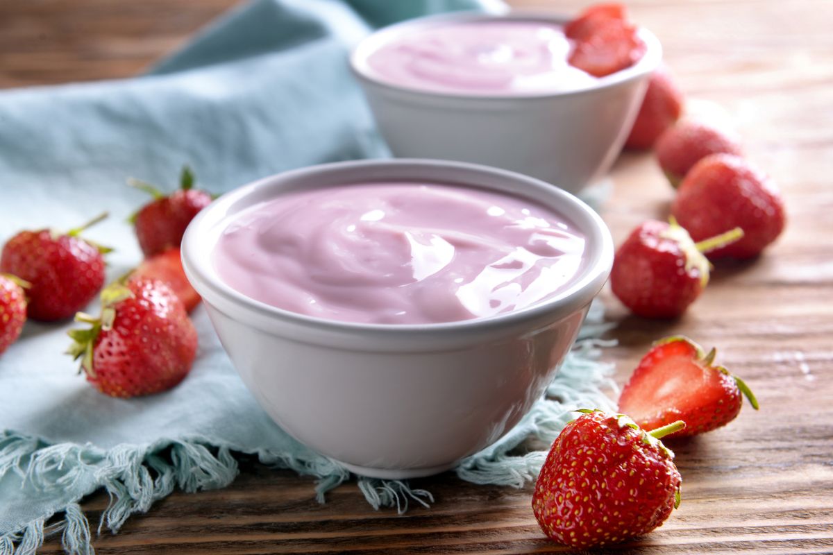 Receita de iogurte caseiro de morango no liquidificador; Delicioso e saudável - Portal Maurício Freitas