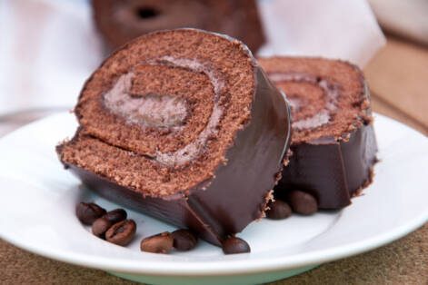 Rocambole de chocolate e café – Uma delícia para os amantes de café e chocolate!