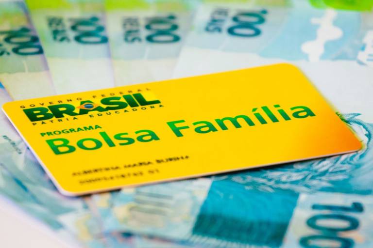 Bolsa Família oferece R$ 2 mil em maio; descubra se você está na lista