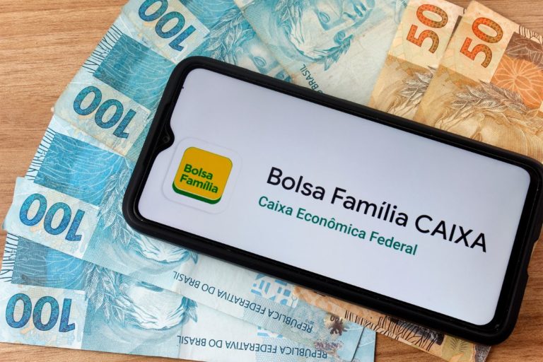 Reforço no orçamento: Mães solo do Bolsa Família recebem parcela Bônus de R$ 300