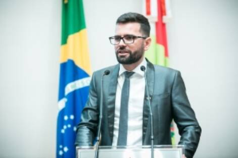 Deputado aponta crime eleitoral do presidente Lula em ato do Dia do Trabalhador