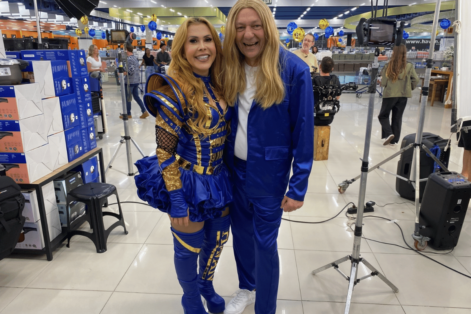 Luciano Hang e cantora Joelma surpreendem os fãs em novo comercial dos 38 anos da Havan