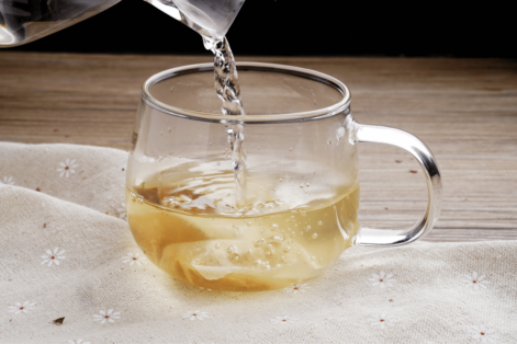 Chá Poderoso para Desintoxicar o Corpo: Limpa o Fígado e Reduz o Nível de Colesterol