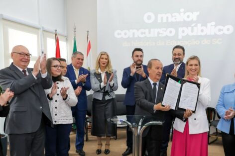 Governo do Estado e secretaria da Educação lançam edital do maior concurso público da história de Santa Catarina