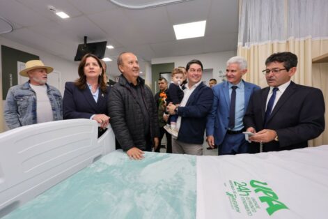 Jorginho Mello participa da inauguração da  primeira UPA 24h de Porto Belo