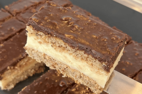 Bolo com Creme e Chocolate Caseiro: Delícia Irresistível para Qualquer Ocasião