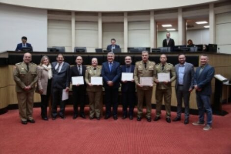 Comandantes da PM de Jaraguá do Sul recebem moção de aplauso