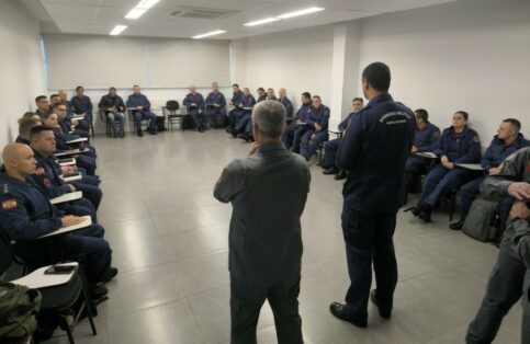 Bombeiros militares participam de curso de abordagem a tentativas de suicídio