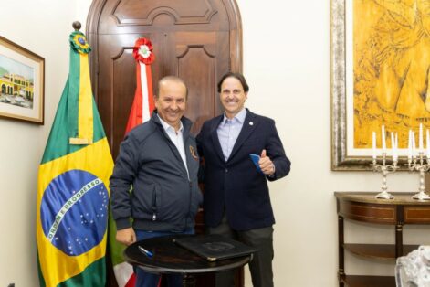 Governador dá posse a Paulo Bornhausen como novo secretário de Articulação Internacional e Projetos Estratégicos