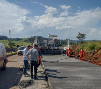 Estrada Boa no Oeste: plataforma de pavimento rígido do primeiro trecho das obras na SC-160 está pronta