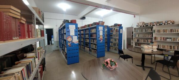 Dez mil livros esperam por você na Biblioteca Municipal de Camboriú