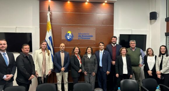 Vice-governadora Marilisa Boehm discute implantação de zonas francas em SC durante agendas no Uruguai